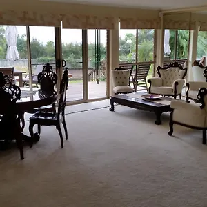 Hilltop Hideaway Bed & Breakfast